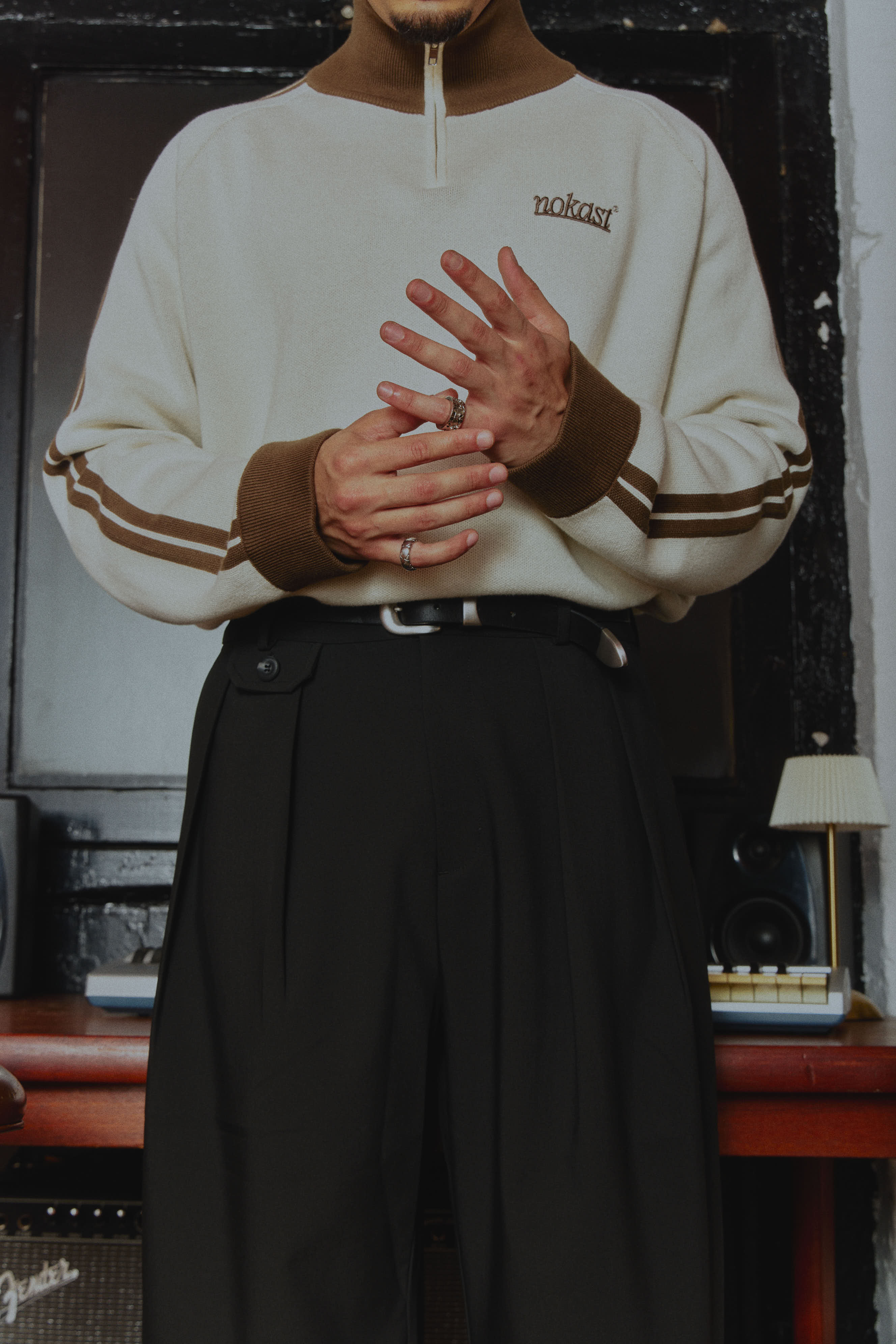 Wide leg pleated trouser