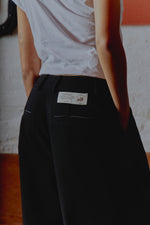 Wide leg pleated trouser